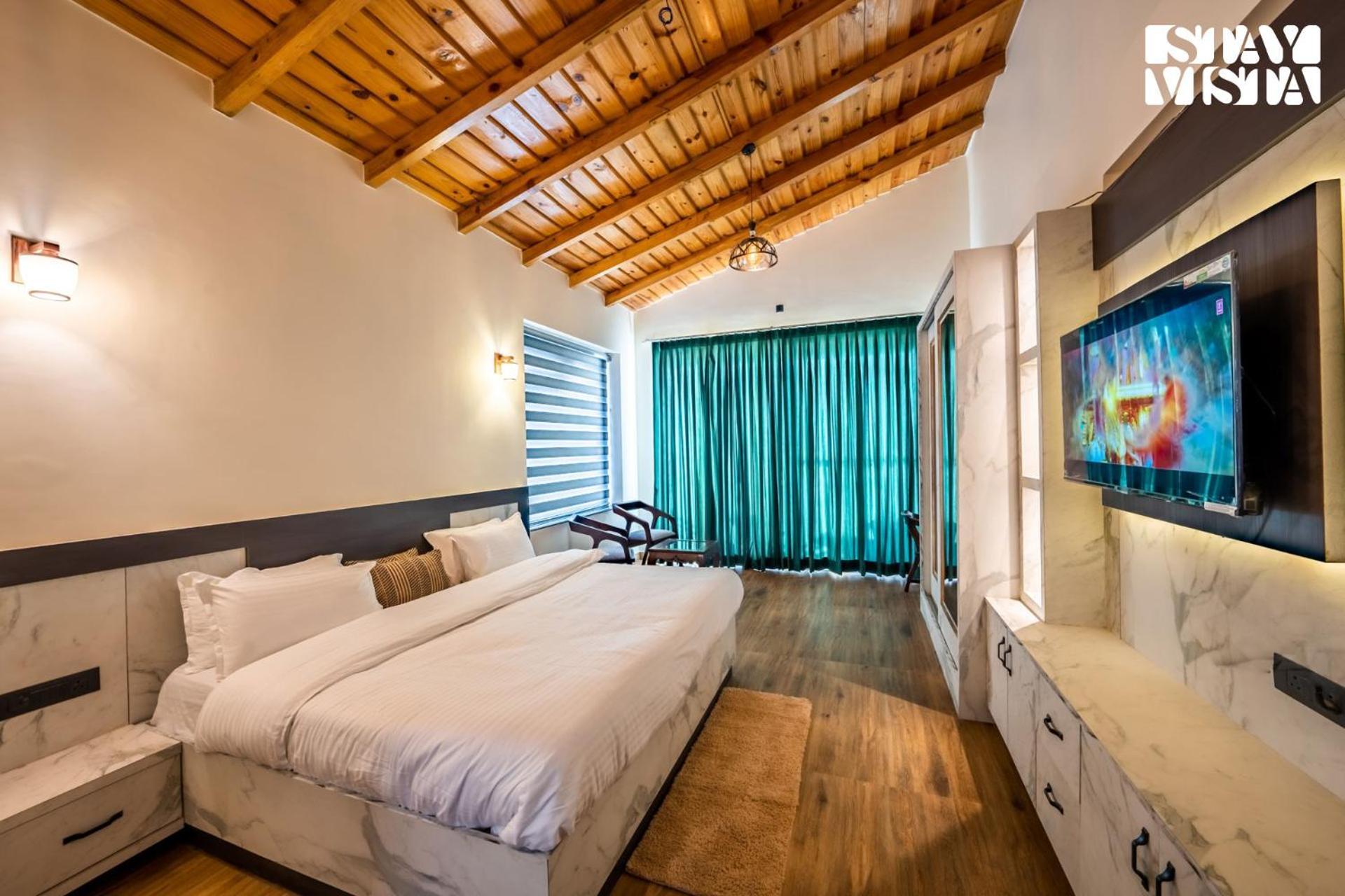Stayvista At Sunset Springs With Pool & Views Nainital Exterior photo